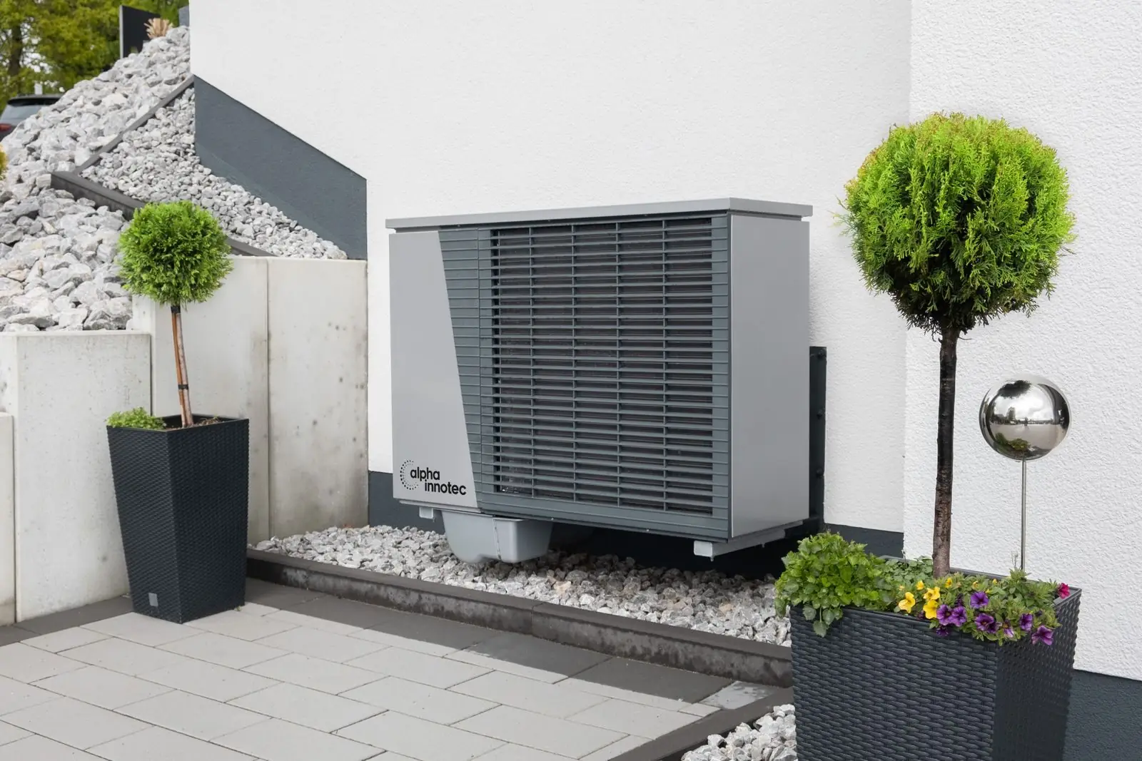 Hybride of volledige warmtepomp combineren met een thuisbatterij: slim of niet?