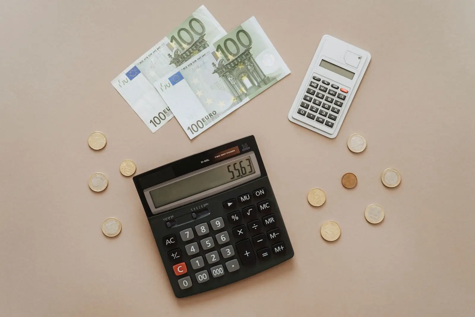 Terugleverkosten per energieleverancier: zo verschillen Vattenfall, Essent, Eneco, Budget Energie, Vandebron en Greenchoice