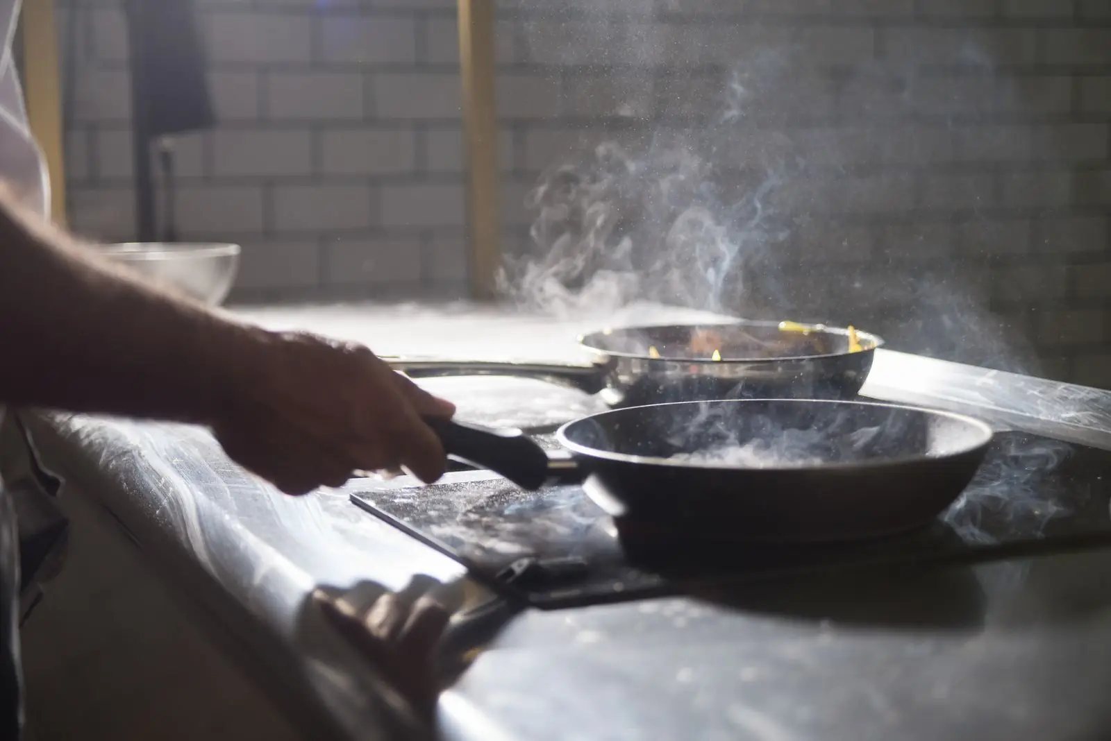 Van gas naar inductie koken: wat kost het en wat bespaar je?
